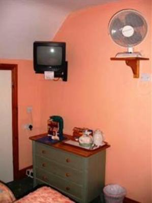фото отеля The Lawn Guest House Horley