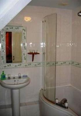 фото отеля The Lawn Guest House Horley