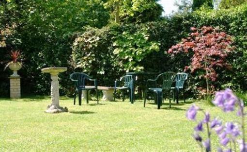 фото отеля The Lawn Guest House Horley