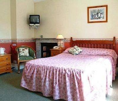 фото отеля The Lawn Guest House Horley