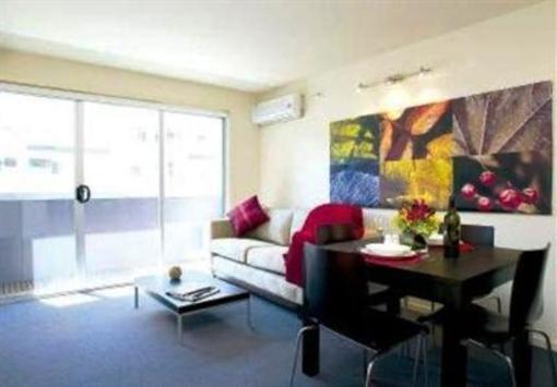 фото отеля Plum Serviced Apartments Collins Street Melbourne