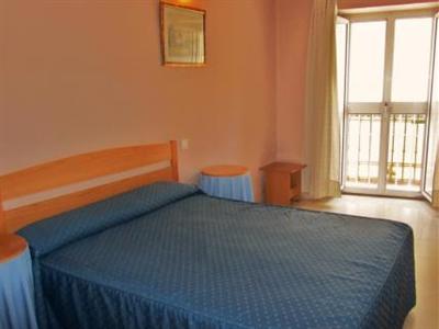 фото отеля Hostal Santa Catalina