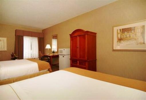 фото отеля Holiday Inn Express Cedar Rapids Collins Road
