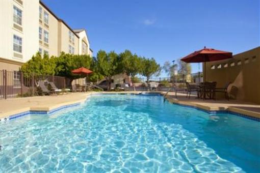 фото отеля Holiday Inn Express Phoenix Airport University Drive