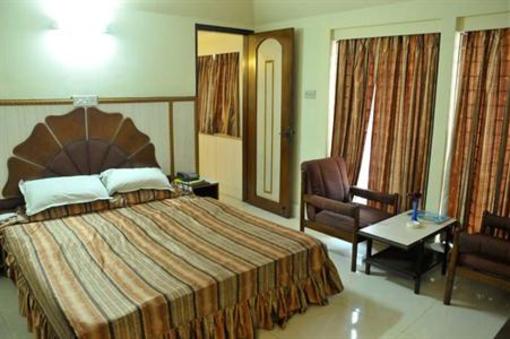 фото отеля Hotel Heera International