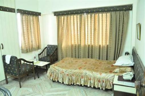 фото отеля Hotel Heera International