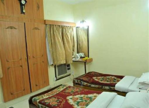 фото отеля Hotel Heera International
