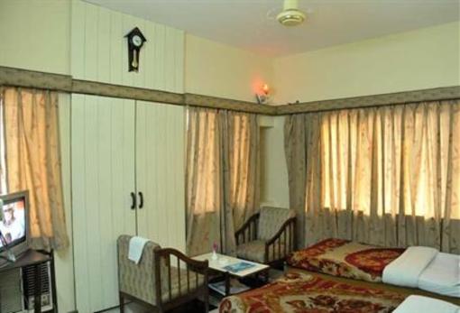 фото отеля Hotel Heera International