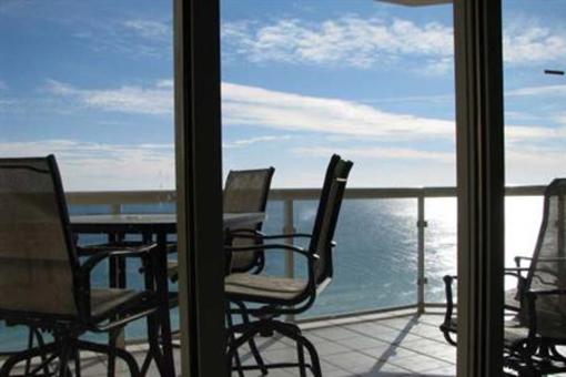 фото отеля Emerald Isle Resort Pensacola Beach