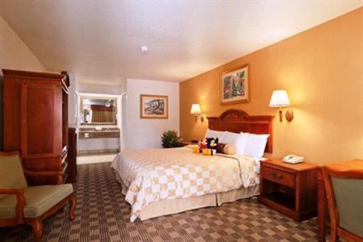 фото отеля Cortona Inn & Suites Anaheim Resort