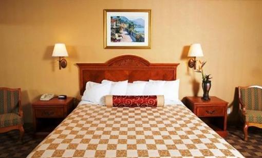 фото отеля Cortona Inn & Suites Anaheim Resort