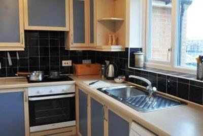 фото отеля Base Serviced Apartments The Docks