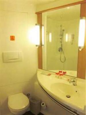фото отеля Ibis Hotel Qingdao Ningxia Road
