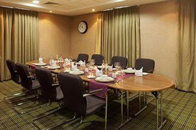 фото отеля Holiday Inn Stevenage