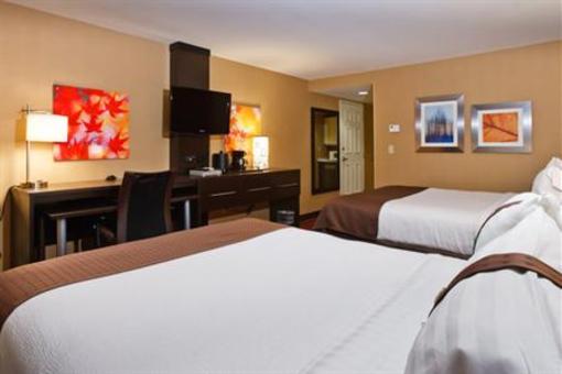 фото отеля Holiday Inn Colorado Springs (Airport)