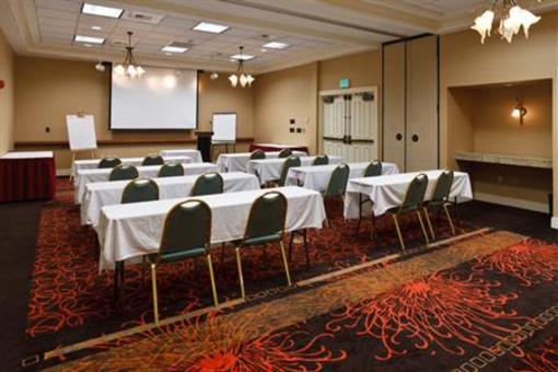 фото отеля Holiday Inn Colorado Springs (Airport)