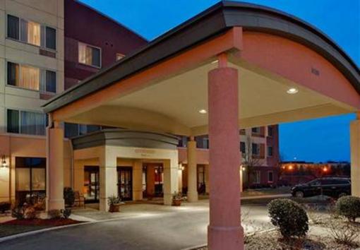 фото отеля Courtyard by Marriott Louisvillle Northeast