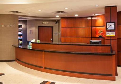 фото отеля Courtyard by Marriott Louisvillle Northeast