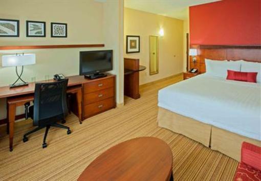 фото отеля Courtyard by Marriott Louisvillle Northeast
