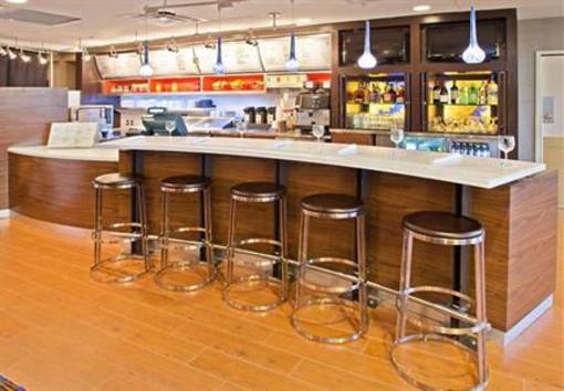 фото отеля Courtyard by Marriott Louisvillle Northeast