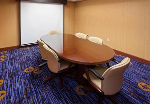 фото отеля Courtyard by Marriott Louisvillle Northeast