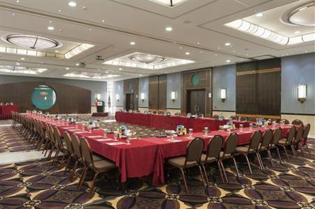 фото отеля Crowne Plaza Hotel Beirut