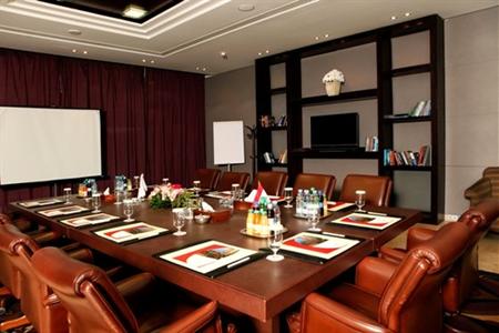 фото отеля Crowne Plaza Hotel Beirut