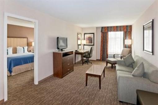 фото отеля Holiday Inn Hotel & Suites Surrey