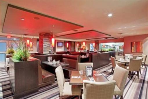 фото отеля Holiday Inn Hotel & Suites Surrey