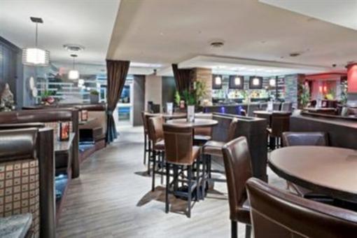 фото отеля Holiday Inn Hotel & Suites Surrey