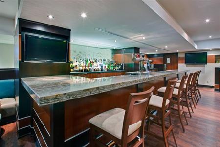 фото отеля Holiday Inn Kingston - Waterfront