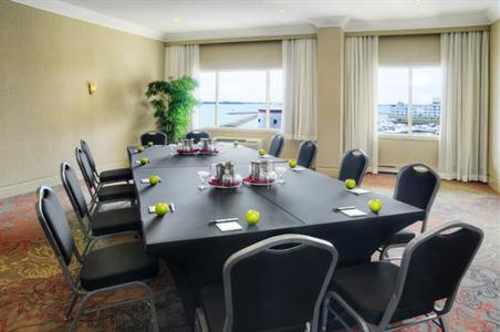 фото отеля Holiday Inn Kingston - Waterfront