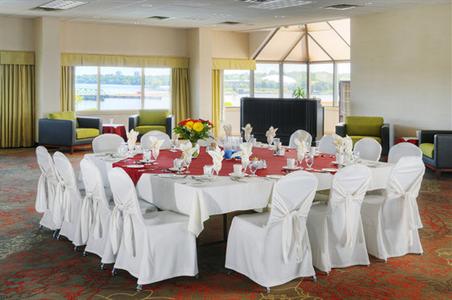 фото отеля Holiday Inn Kingston - Waterfront