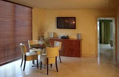 фото отеля Casanova Suites on the Beach
