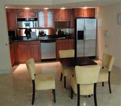 фото отеля Casanova Suites on the Beach