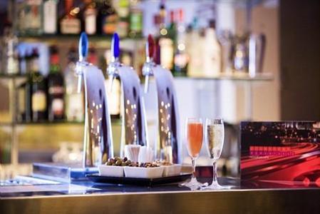 фото отеля Novotel Paris Pont de Sevres