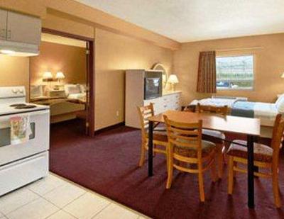 фото отеля Howard Johnson Inn Leamington