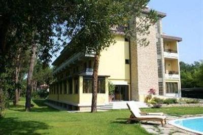 фото отеля Hotel Nedy Massa