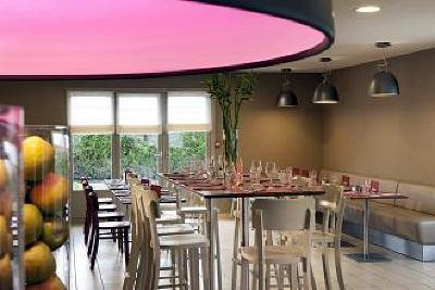 фото отеля Campanile Hotel Brie-Comte-Robert