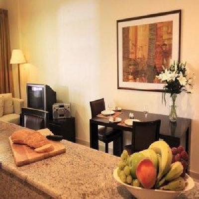 фото отеля Nuran Greens Residences Dubai