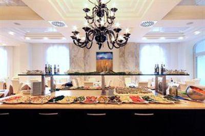 фото отеля Regina Elena 57 Hotel Rimini