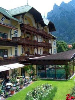 фото отеля Post Hotel Mittenwald