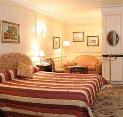 фото отеля Hotel du Rond-Point des Champs-Elysees