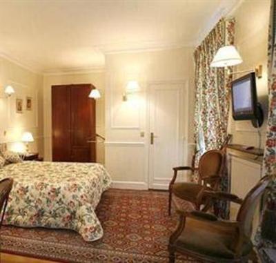 фото отеля Hotel du Rond-Point des Champs-Elysees