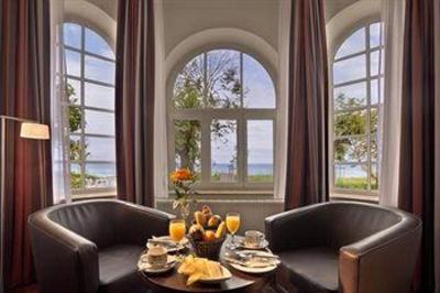 фото отеля Strandhotel Binz