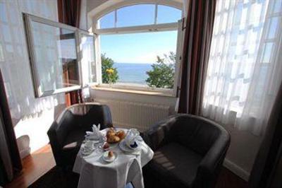 фото отеля Strandhotel Binz