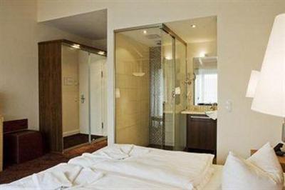 фото отеля Strandhotel Binz