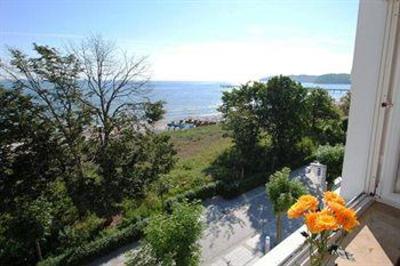 фото отеля Strandhotel Binz