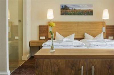 фото отеля Strandhotel Binz