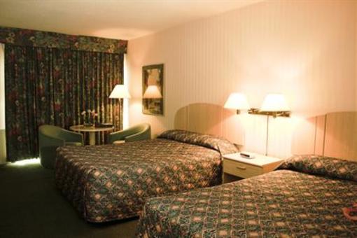 фото отеля Howard Johnson Inn & Suites - Toronto East